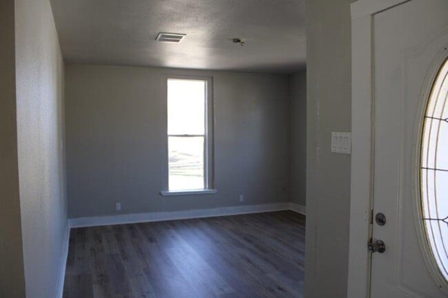 Building Photo - Temple 3 Bedroom Near Scott and White!