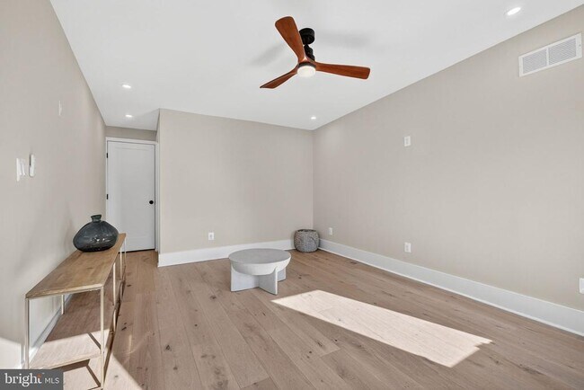 Building Photo - 32 Adams St NW