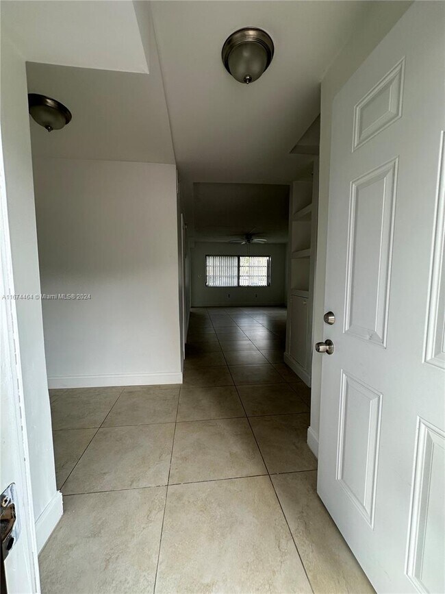 Building Photo - 2820 NE 201st Ter