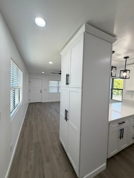 Building Photo - 3261 Landis St