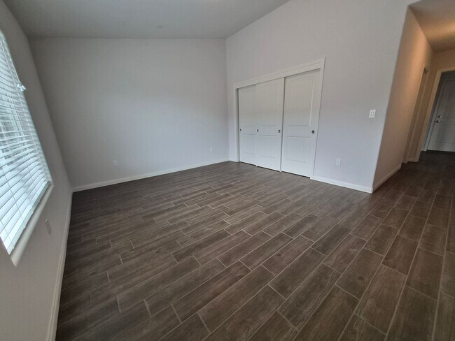 Building Photo - House for Rent