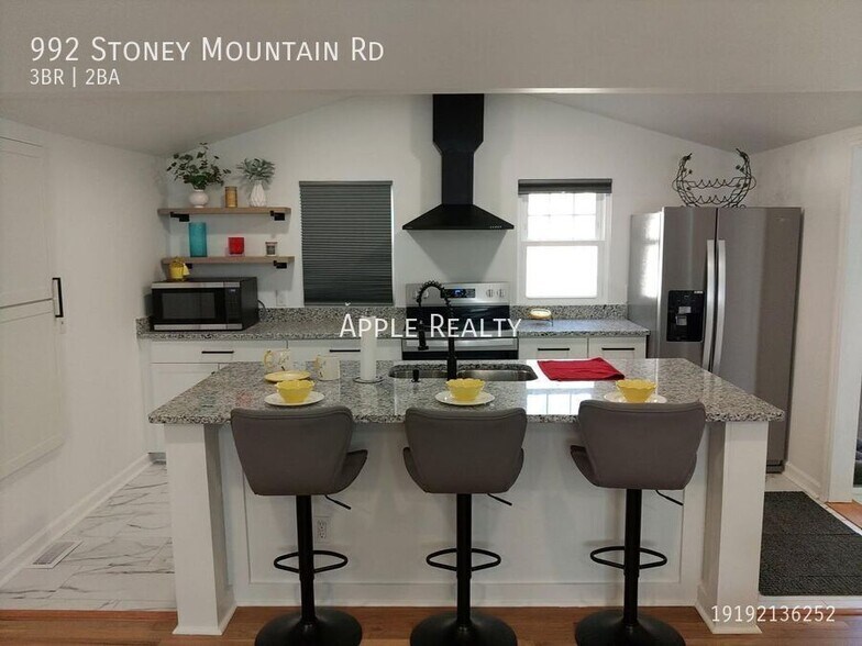 Building Photo - 992 Stoney Mountain Rd