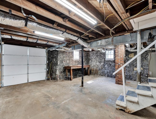 Building Photo - 118 Pinehurst Ave