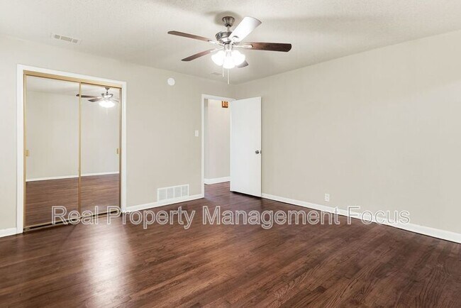 Building Photo - 1725 Brake Dr