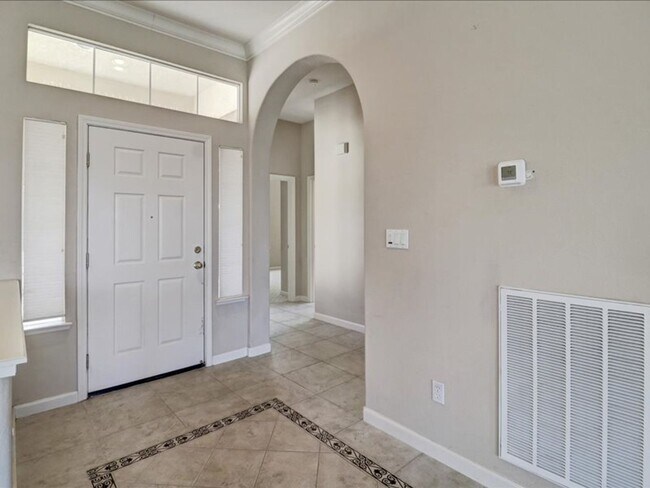 Building Photo - Trilogy 55+ Beautiful 3BD/3BA with pond view