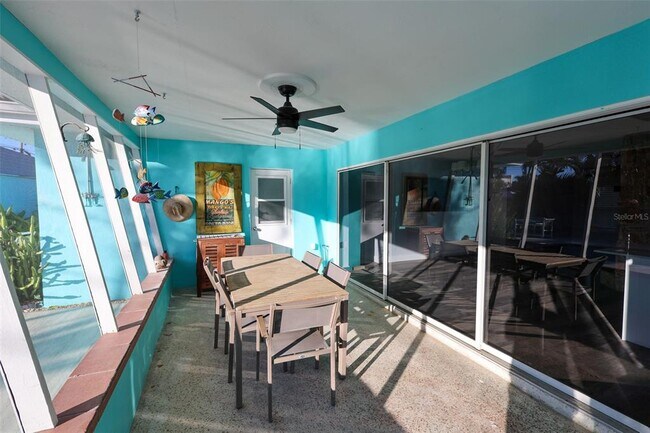 Building Photo - 10136 Paradise Blvd