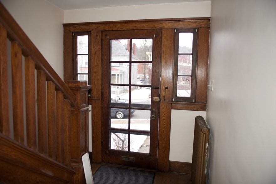 Building Photo - 9 Dinsmore Ave