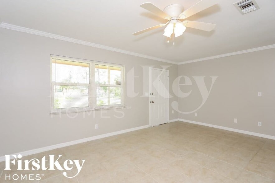 Building Photo - 9217 Pomelo Rd E