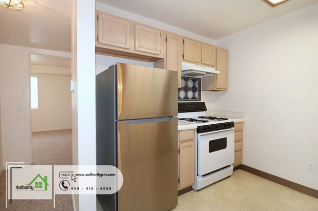 Building Photo - 1549 Bruce Dr