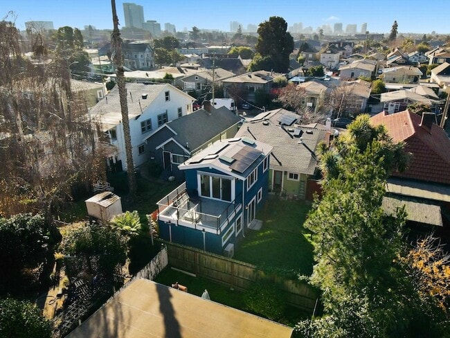 Building Photo - 820 46th St