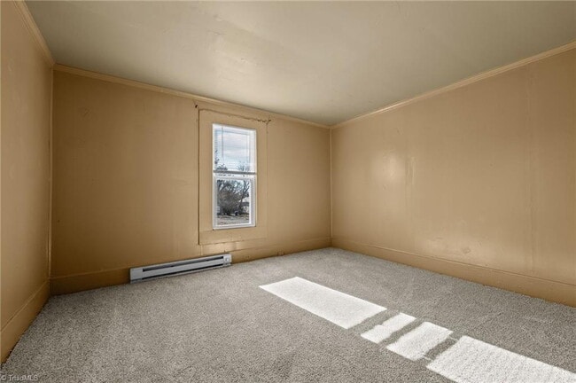 Building Photo - "Charming 3-Bedroom Home in the Heart of Winston-Salem-Pets Welcome Housing Vouchers Accepted!