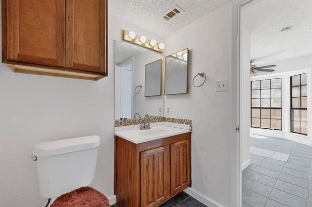 Building Photo - 100 Shinoak Valley