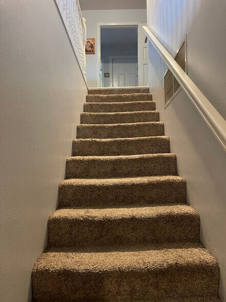 Building Photo - 2446 Spring Oak Dr