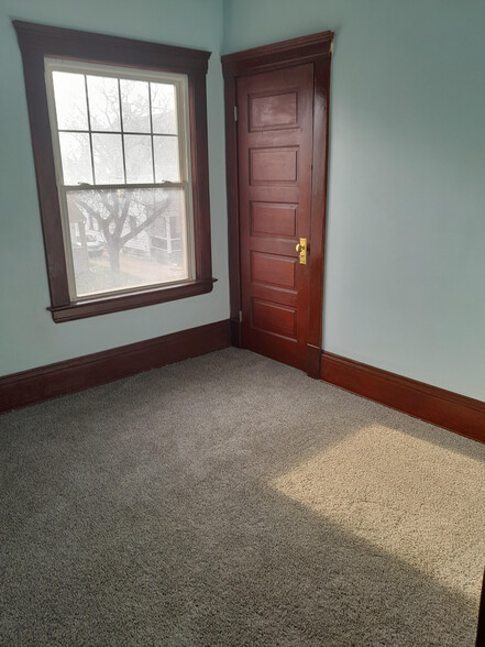 Bed 2 - 1379 W 61st St