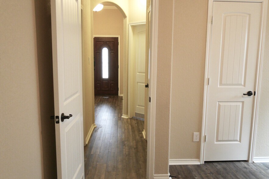 Building Photo - 129 Buckskin Way
