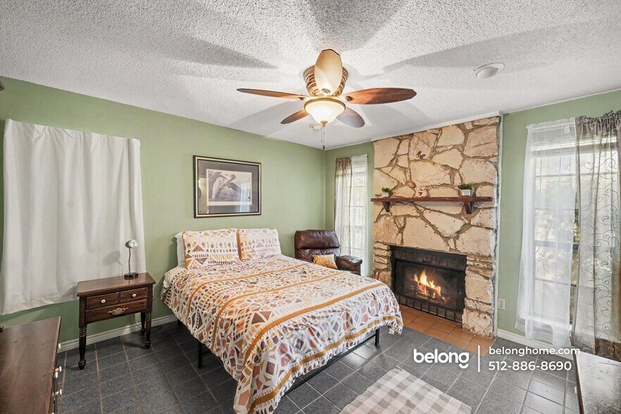 Building Photo - 426 Spring River Dr