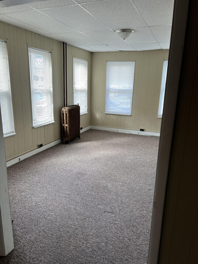 Building Photo - 204 N 12th Ave