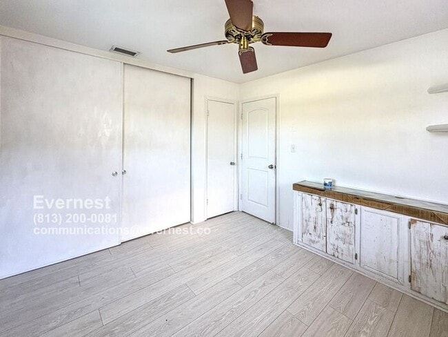 Building Photo - Lovely 3-Bedroom Home in a Convenient Loca...