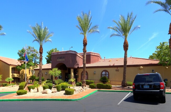 Building Photo - 950 Seven Hills Dr