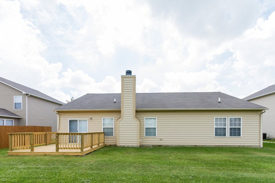 Building Photo - 9692 Stonewall Ln