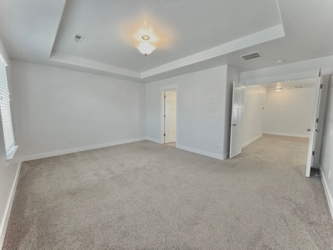 Building Photo - 3 Bed | 2.5 Bath | 2,365 sq ft above grade | Full unfinished basement | 2-car garage