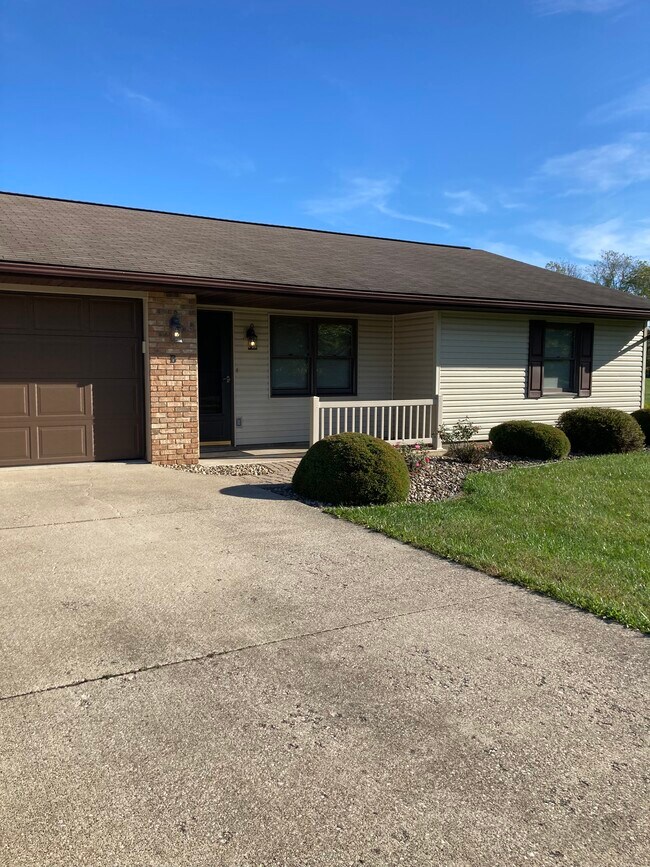 ONE FLOOR, NO STEPSS - 1232 Schneiders Crossing Rd NW