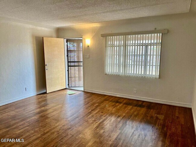 Building Photo - 7713 Veracruz Ave