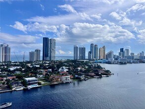 Building Photo - 19101 NE 36th Pl