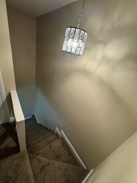 Building Photo - 516 S Plumosa St