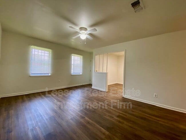 Building Photo - 134 S Greenbrook Loop