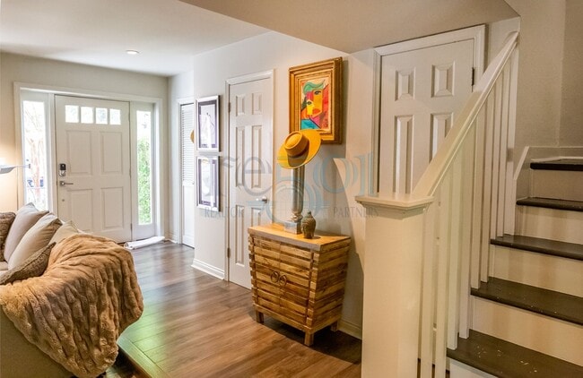 Building Photo - Elegant, updated Pleasant Valley townhome in the heart of WLR