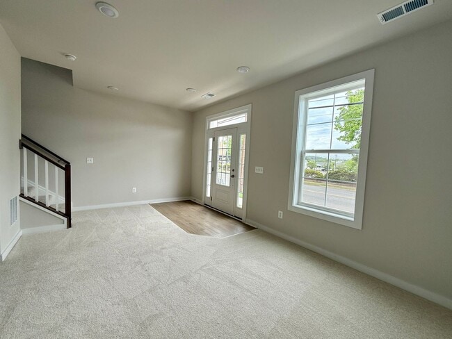 Building Photo - NEW Construction - 3 Bed Townhome in the City!