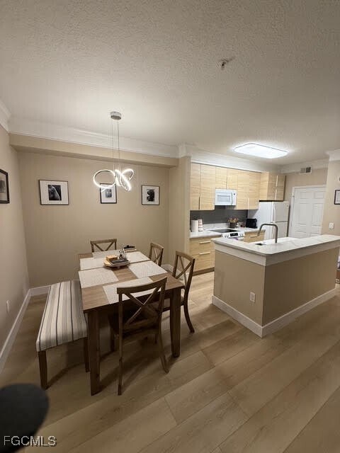 Building Photo - 11500 Villa Grand