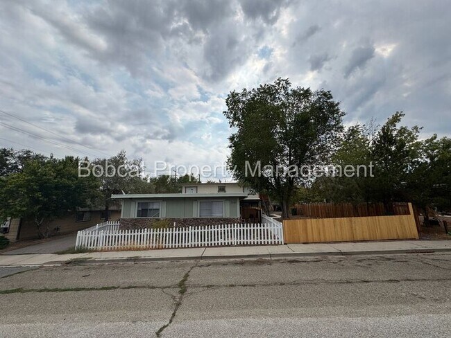 Building Photo - 1501 N Edmonds Dr
