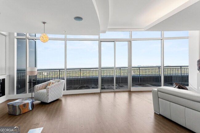 Building Photo - 3338 Peachtree Rd NE