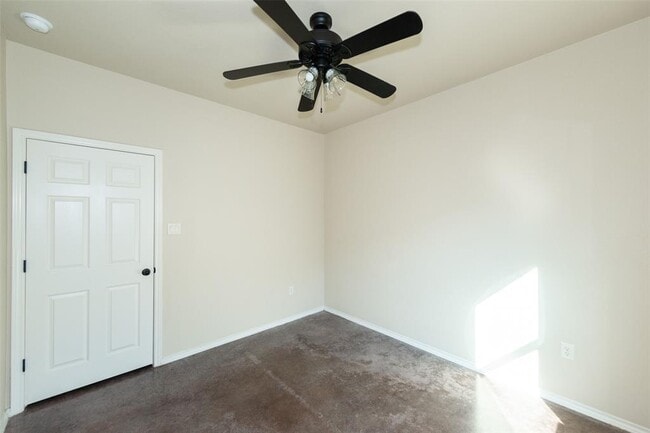 Building Photo - 245 Joanne Lp