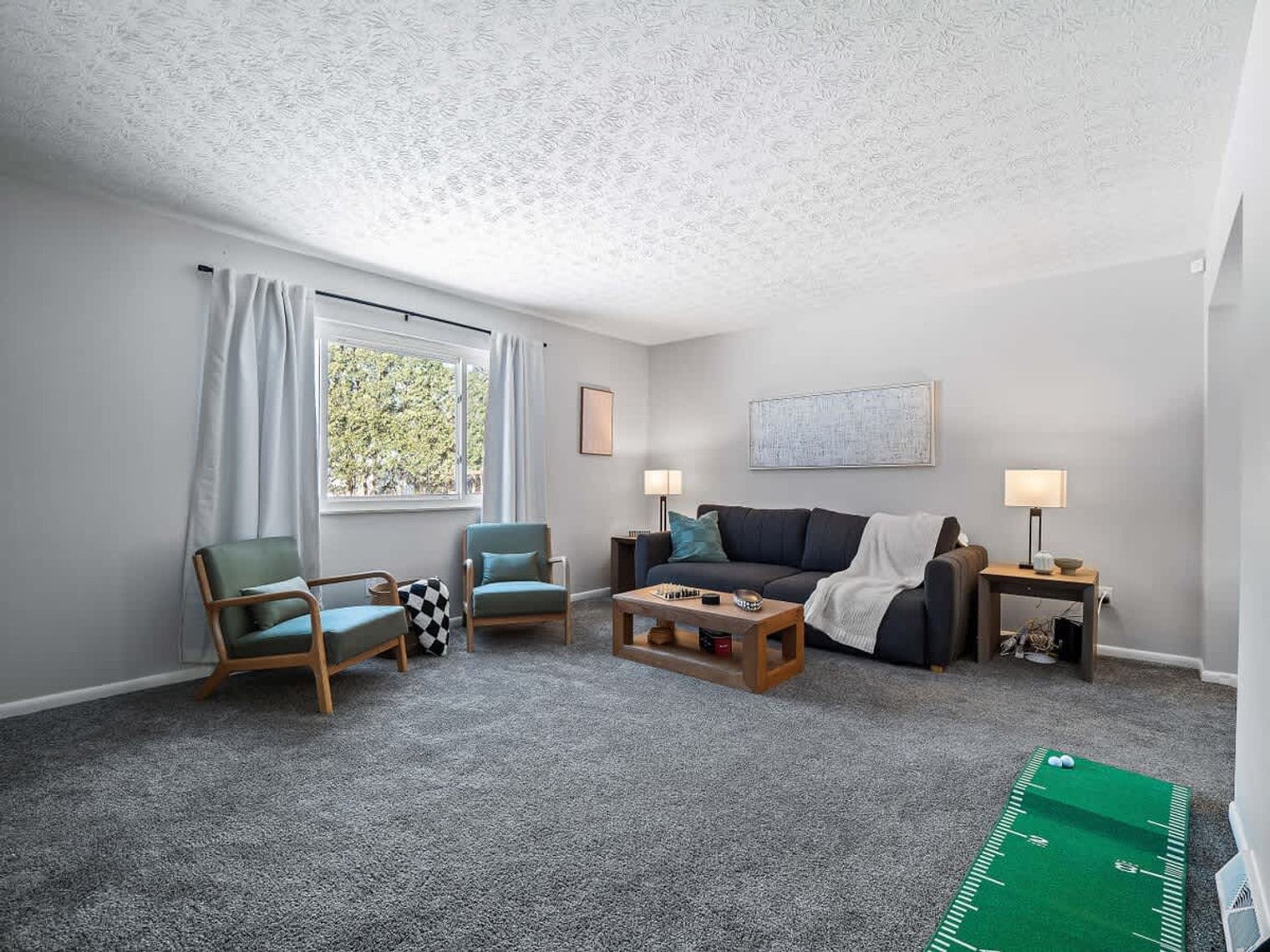 Building Photo - 676 Treeside Dr