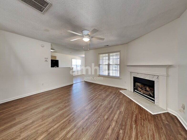Building Photo - 5464 Grand Traverse Dr