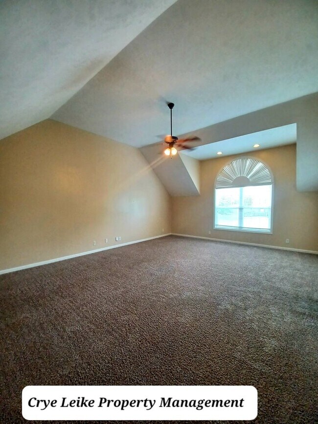 Building Photo - 668 Winding Bluff Way