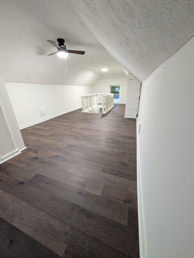 Building Photo - 1114 Cherry St