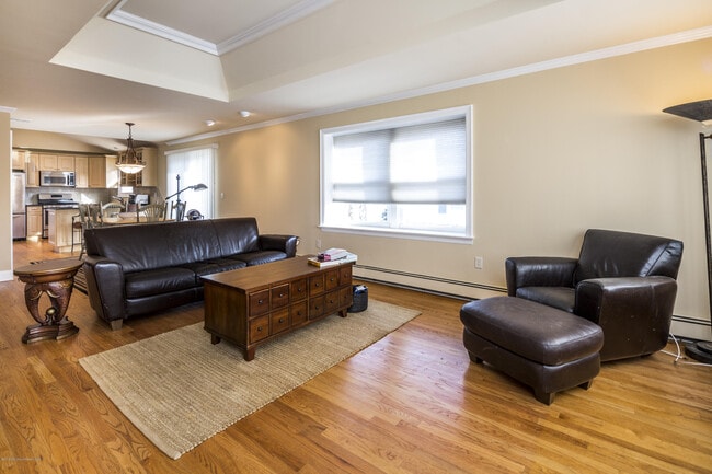 Building Photo - 41 White St