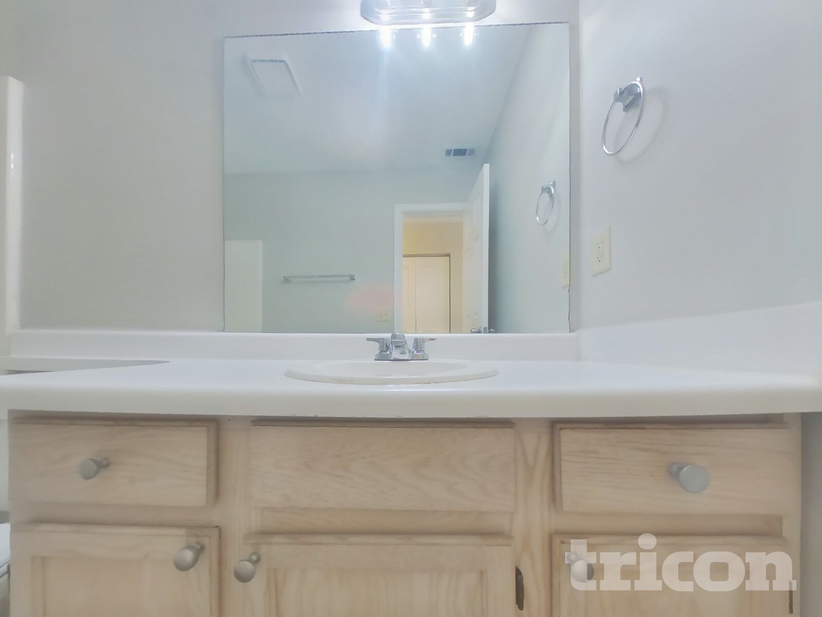 Building Photo - 1831 Commonwealth Dr