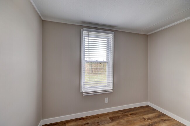Building Photo - 295 Seays Rd