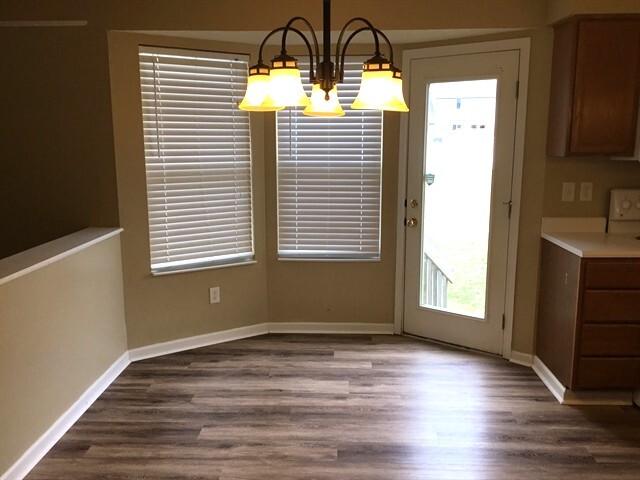 Building Photo - 357 Pinecrest Ct