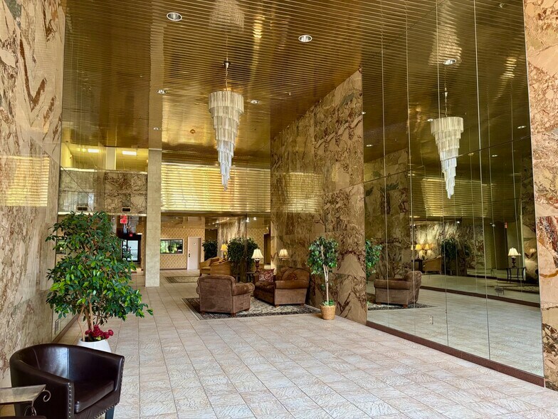 Building Photo - 2500 Mystic Valley Pky
