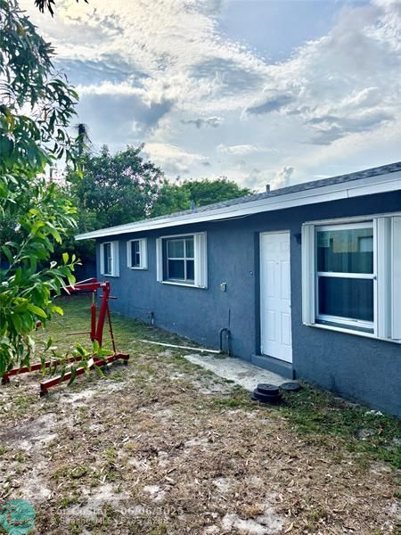 Building Photo - 1281 NW 30th Ave