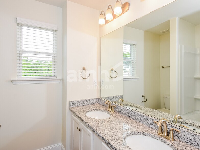 Building Photo - 205 Rivulet Dr