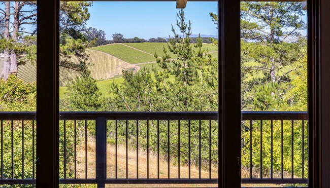 Building Photo - 3600 Bloomfield Rd