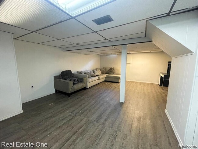 Building Photo - 26211 Simone St