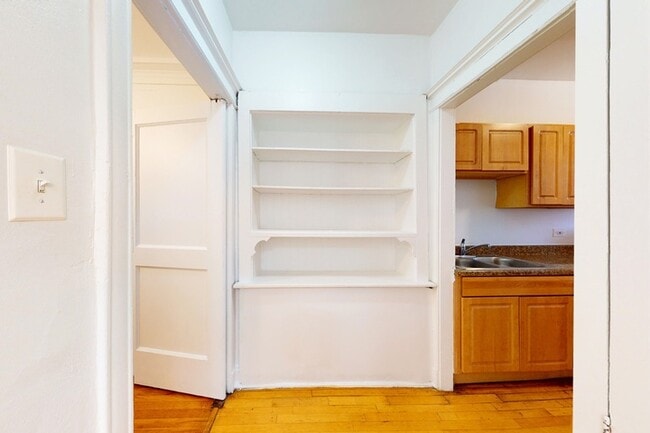 Floorplan - 5335-5337 S. Woodlawn Avenue